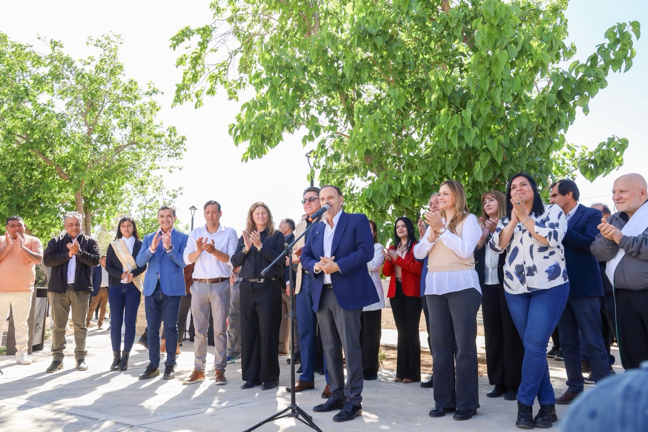 Quintela inauguró la plaza de Alpasinche y ratificó el compromiso provincial con el desarrollo del interior