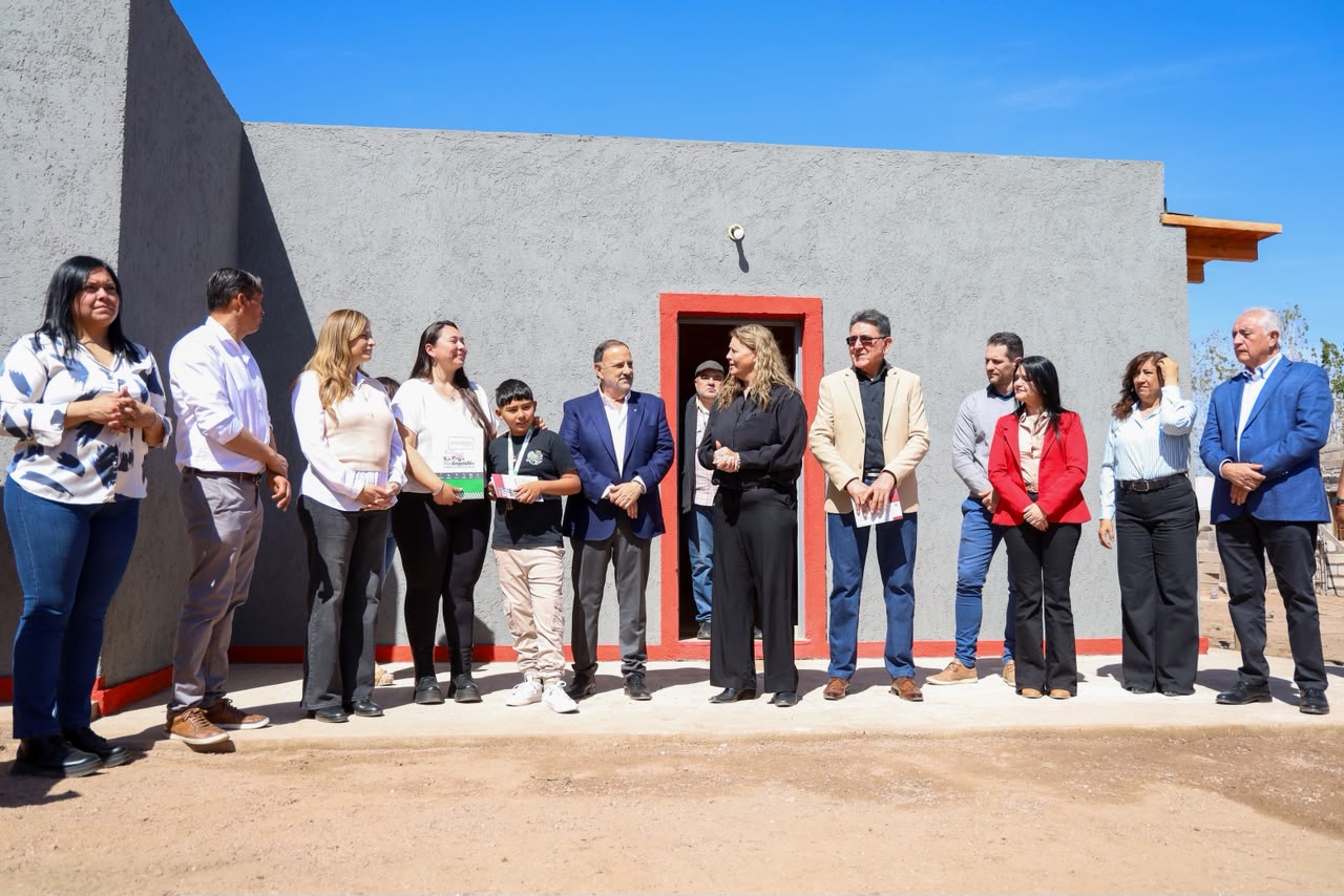 Quintela entregó una vivienda del Plan Angelelli en San Blas de los Sauces