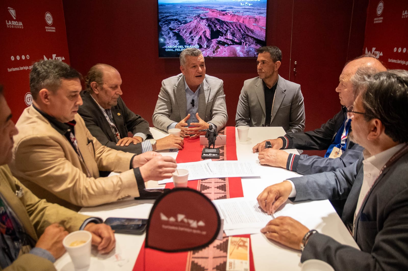 La Provincia acordó con hoteles, gastronómicos y agencias de viajes la promoción y venta turística de la Chaya